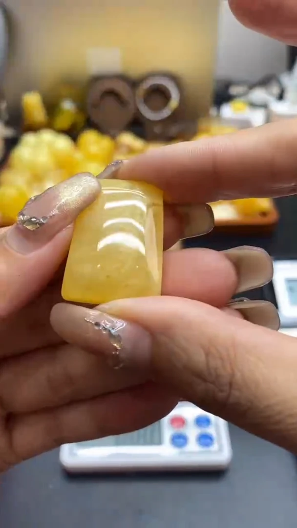 琥珀未镶嵌珠宝奇石2955