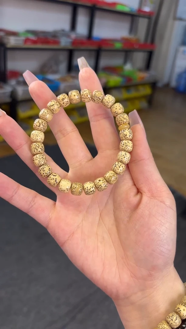 【闪购商品】蜜蜡手链未镶嵌8*9星月蜜蜡设计款单圈