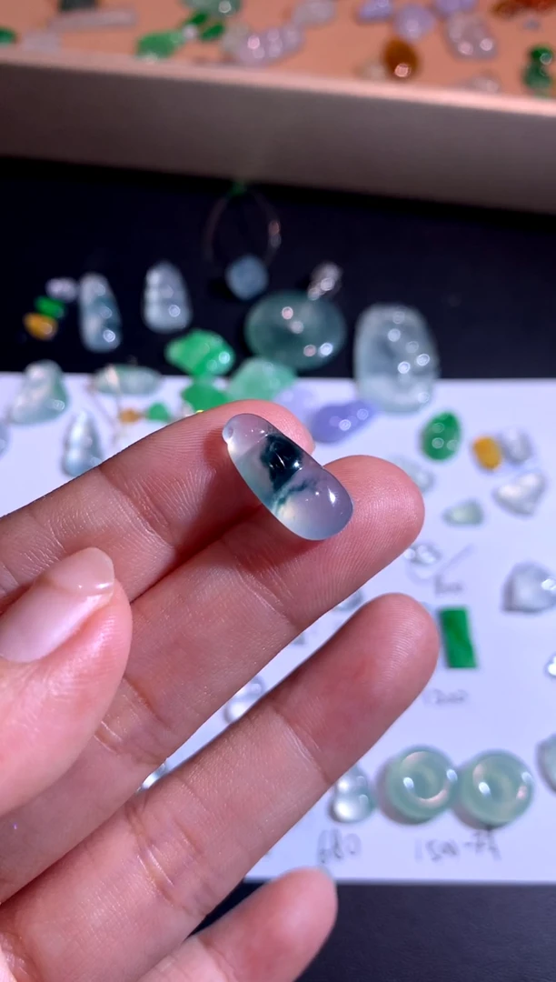 颈饰未镶嵌翡翠豆子