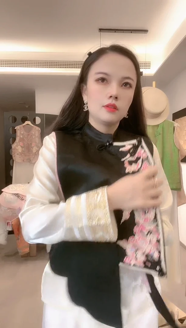 闪电购黑色绣花马甲XL
