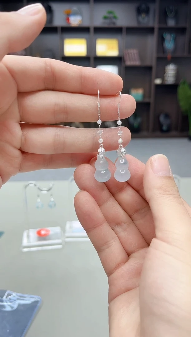 未镶嵌石英质玉（天山翠）耳饰219000