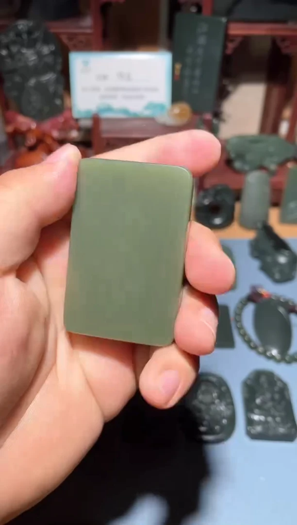 颈饰未镶嵌和田玉（青玉）1