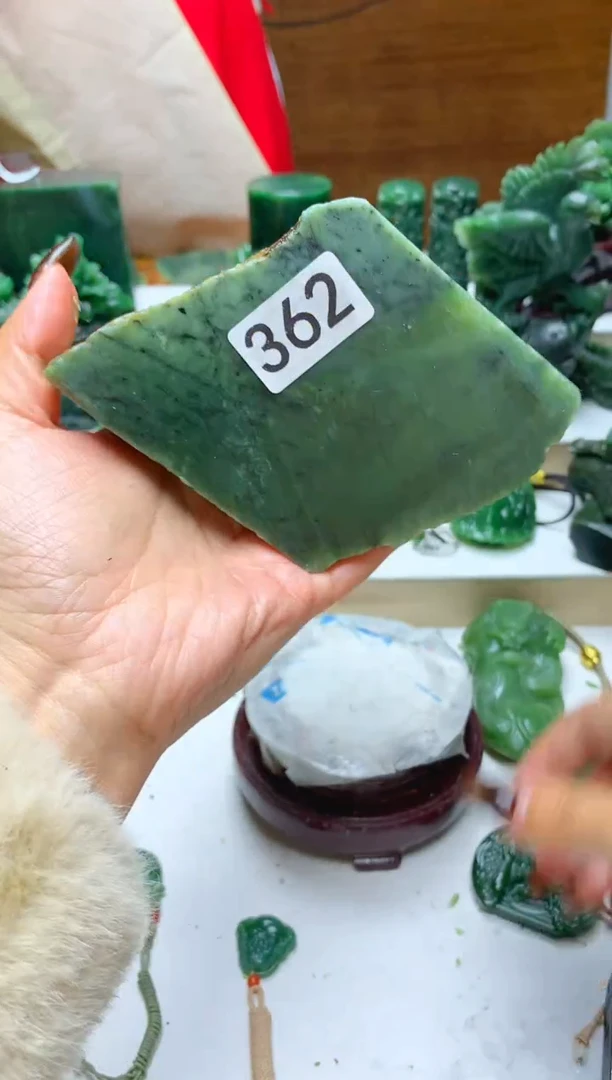 未镶嵌和田玉摆件1