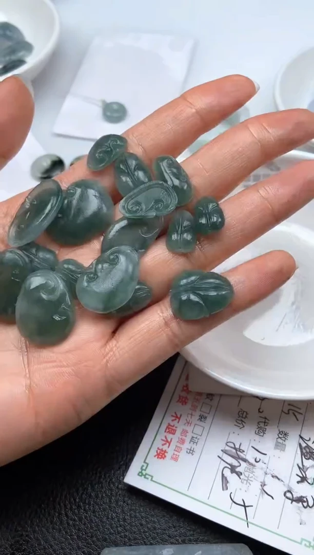 未镶嵌定制翡翠挂件