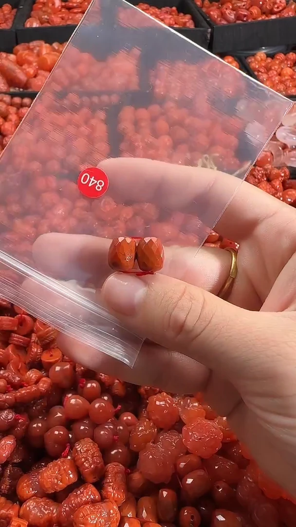 颈饰未镶嵌南红玛瑙1