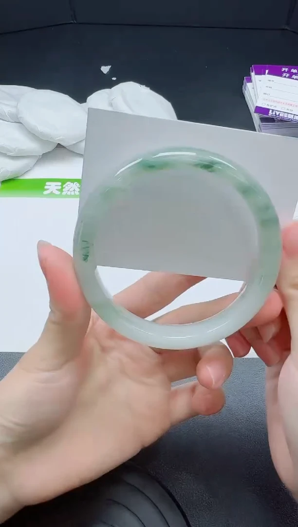 石英质玉手镯未镶嵌067-6162