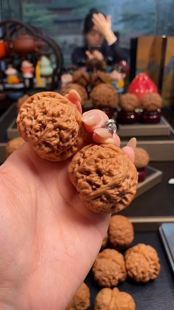 【闪购商品】文玩核桃把件F481龙墩42