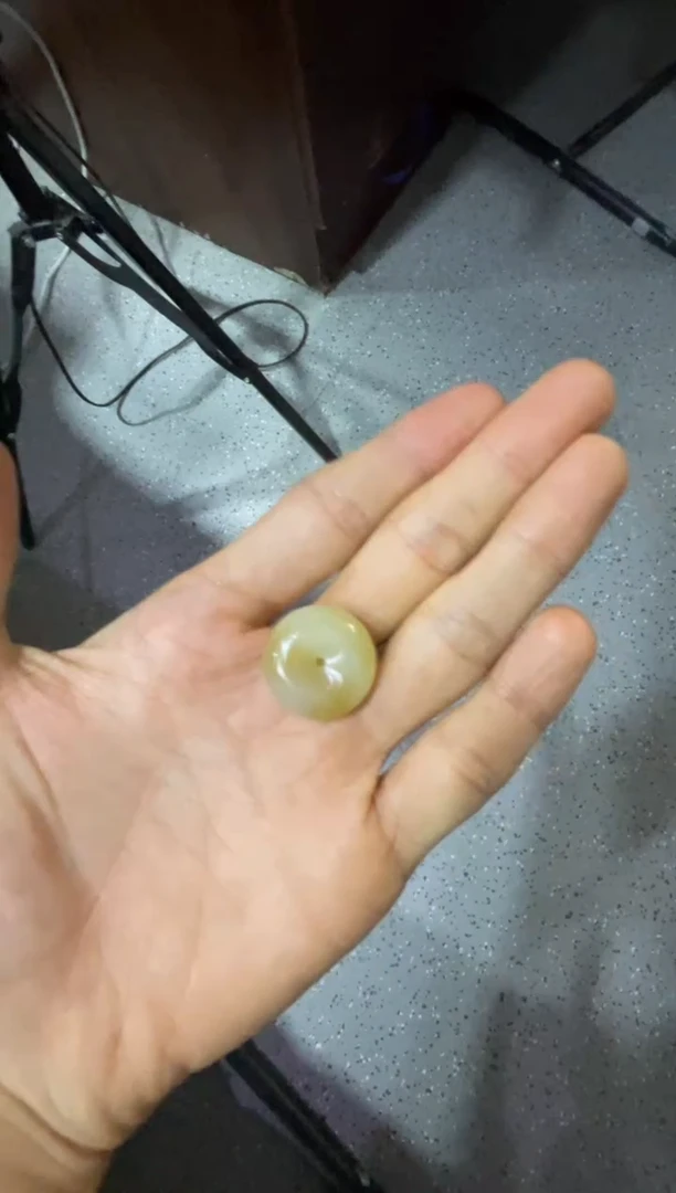 吊坠(赠链)未镶嵌和田玉金山糖白平安扣（产地直发）