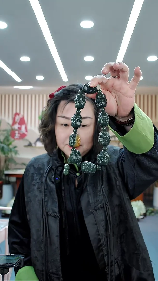 未镶嵌手链透闪石质玉手持
