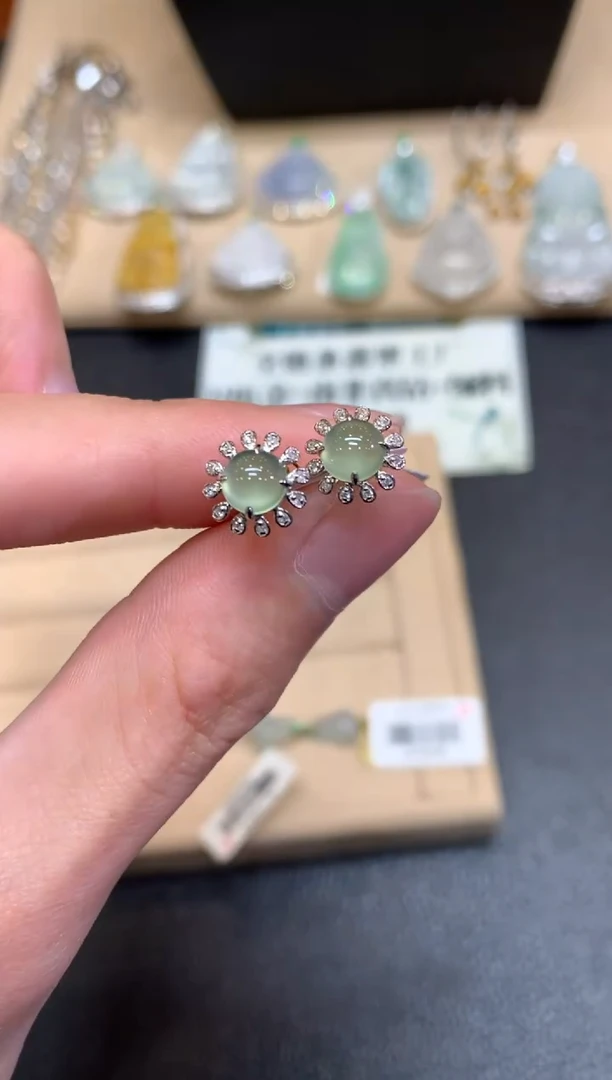 【闪购商品】翡翠耳饰18K金镶嵌蛋面【无服务费】