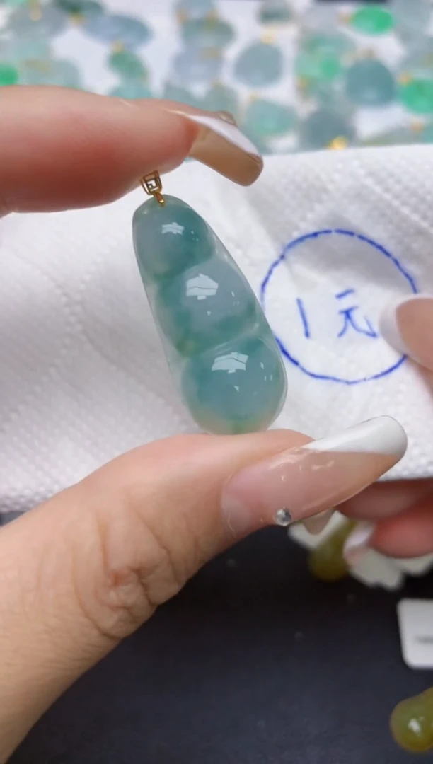 翡翠18K金镶嵌颈饰天然缅甸A货翡翠