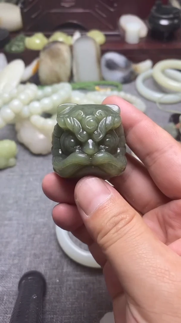 颈饰未镶嵌和田玉A****r狮子