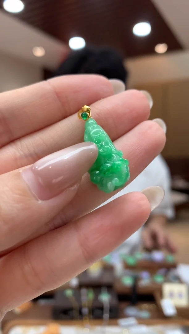 吊坠(不含链)18K金镶嵌翡翠白菜