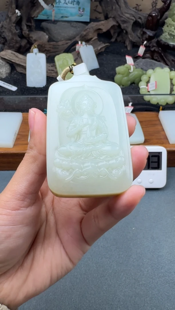 颈饰未镶嵌和田玉翱*1