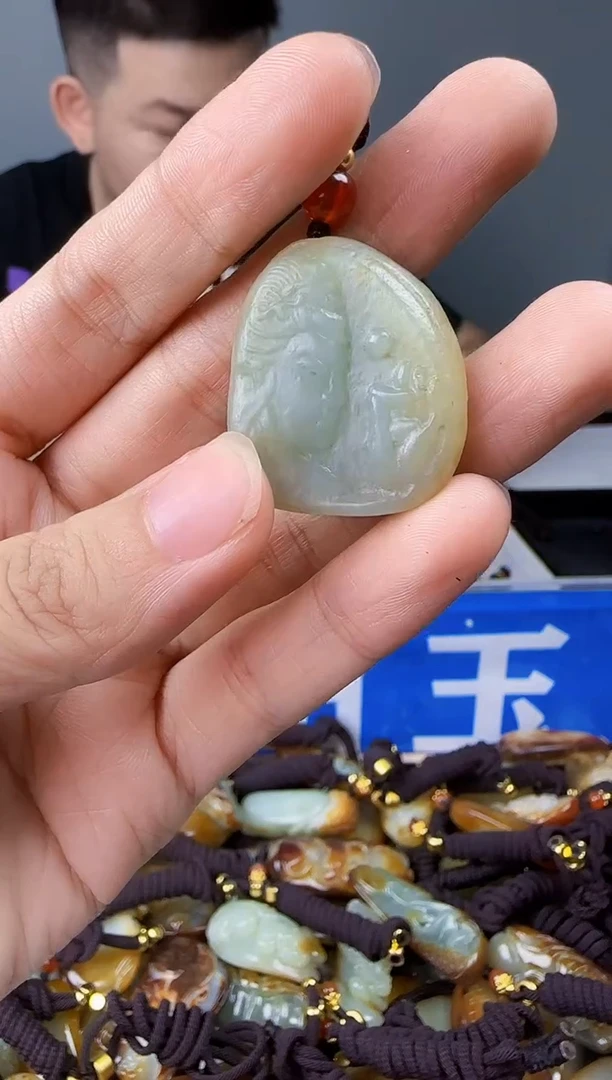 和田玉未镶嵌颈饰1