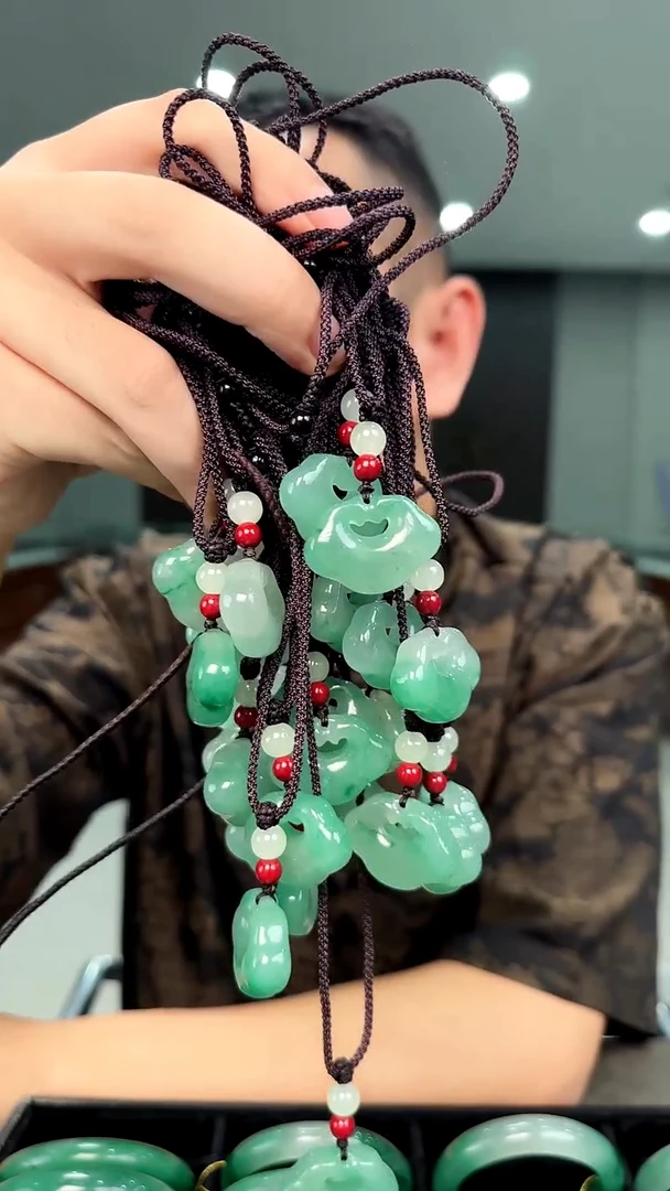 吊坠(赠链)未镶嵌石英质玉32大平安锁新品首发