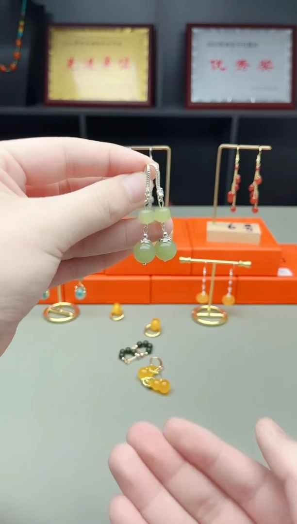 未镶嵌东陵石耳饰430