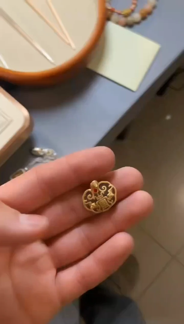 【闪购商品】白色如意珐琅吊坠