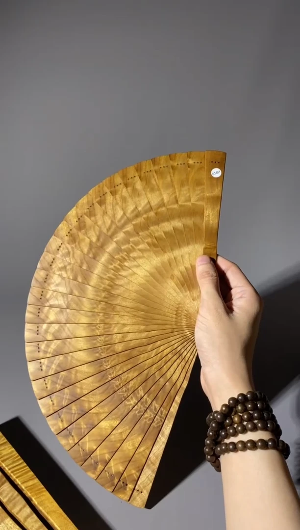金丝楠博****飞618号21cm小叶桢楠扇子