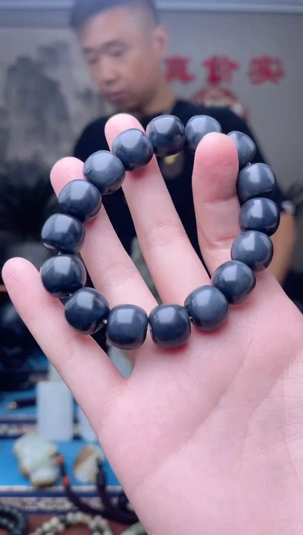 和田玉未镶嵌挂件多样性发 拍一发一