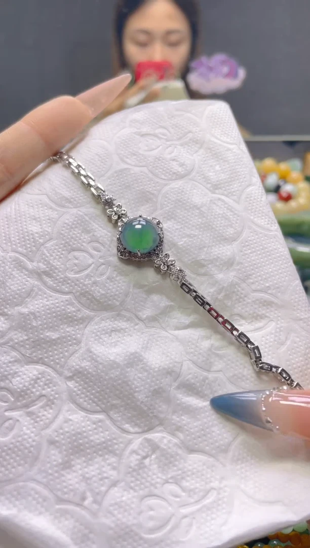 颈饰未镶嵌翡翠/B/翡翠A货，一件也是批发价