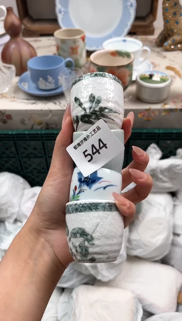 瓷片大****?H         544