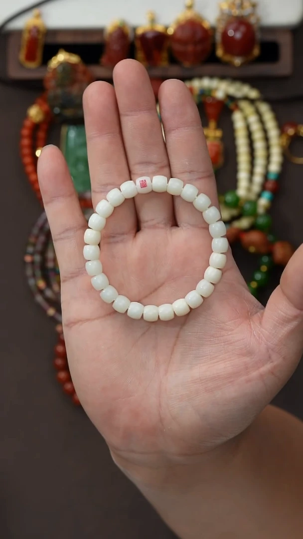 未镶嵌手串和田玉陈***r和田玉手串