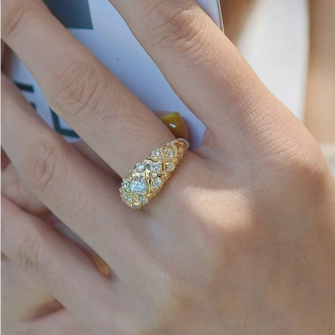 实验室培育钻石泥鳅背排戒  18k金镶嵌 培育钻石经典订婚结婚戒指