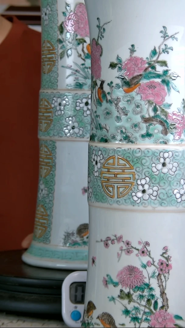 放*粉彩精绘花卉图花觚一对