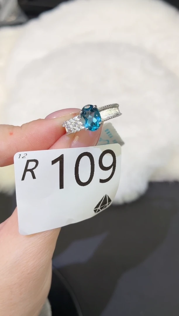 银S925镶嵌托帕石戒指多样性发一R109