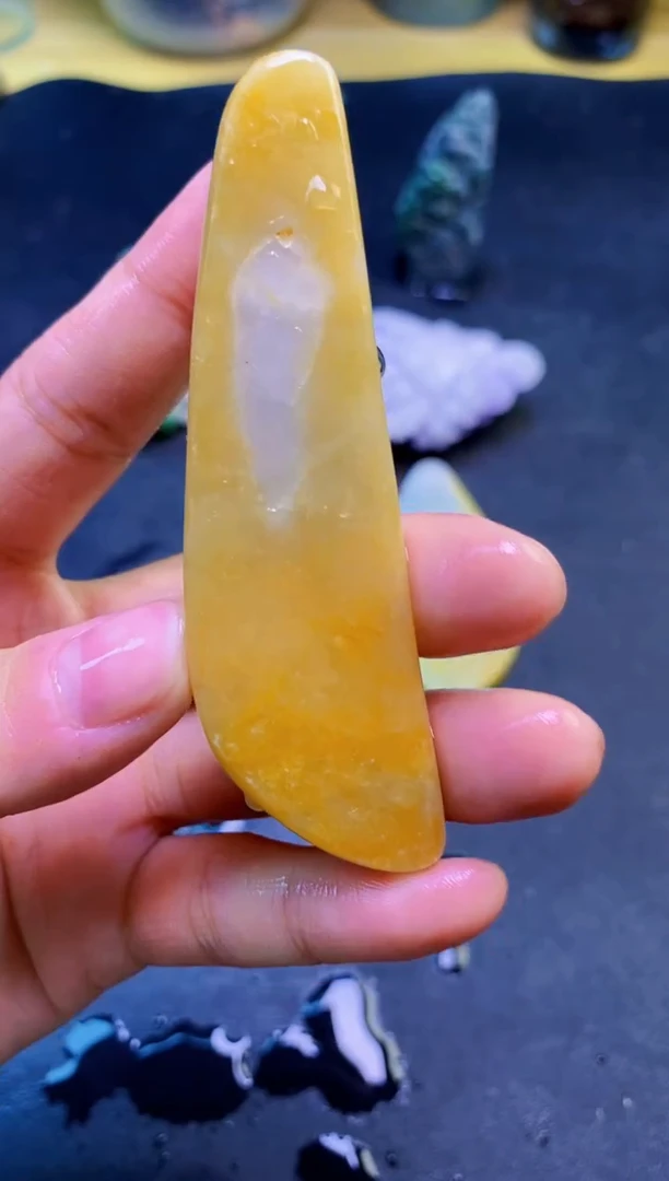 翡翠未镶嵌颈饰天然翡翠075