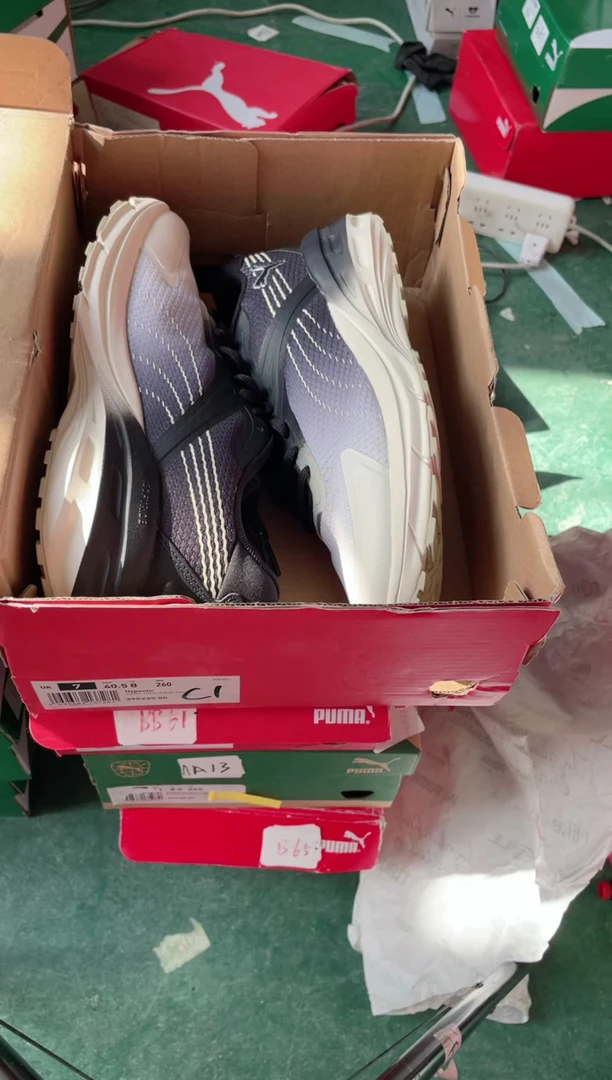 彪马时尚休闲运动鞋40.5M  CC34