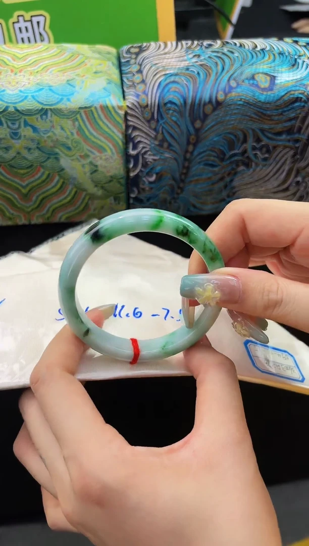 翡翠手镯未镶嵌58-59翡翠手镯88