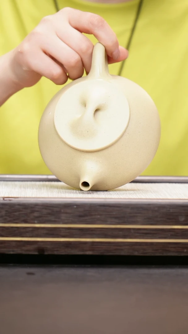 茶壶紫砂本山绿泥 景舟石瓢 梅