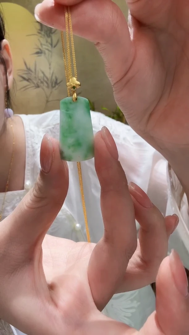 颈饰未镶嵌翡翠吊坠