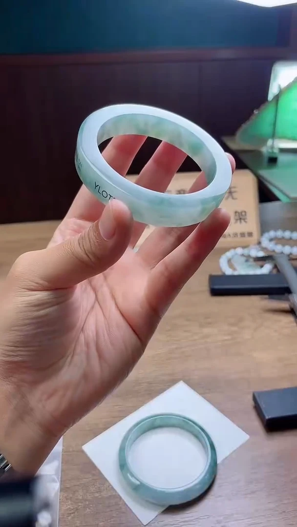 定制翡翠手镯未镶嵌定制
