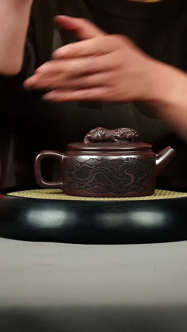 茶壶紫砂石红 卧虎藏龙 刻绘 龙纹