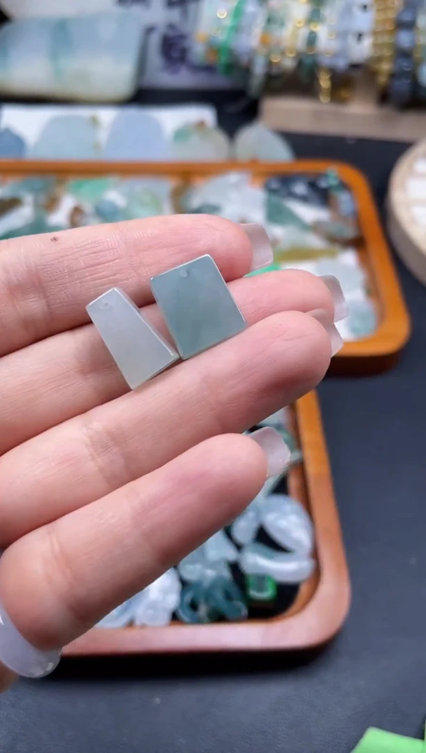 翡翠未镶嵌颈饰天然翡翠43