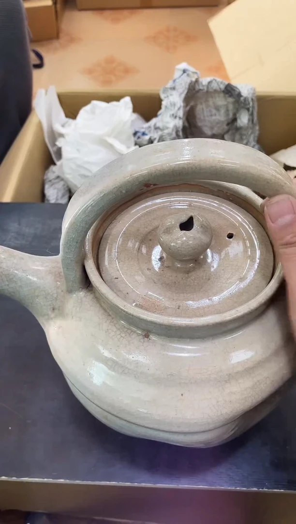 壶 如图所示 阁集工艺品