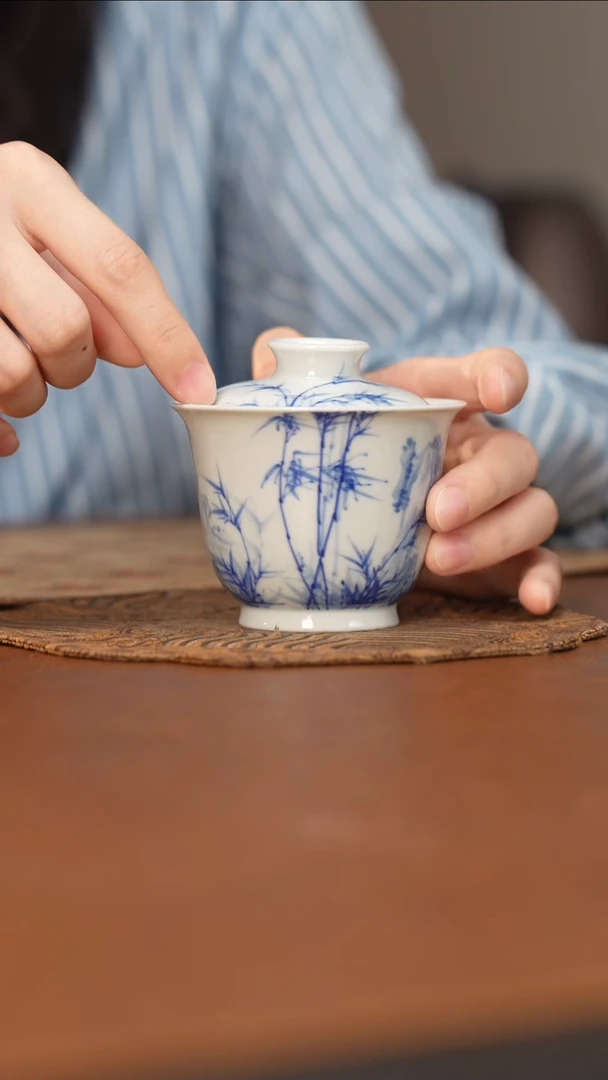 杯看山柴窑青花竹子盖碗