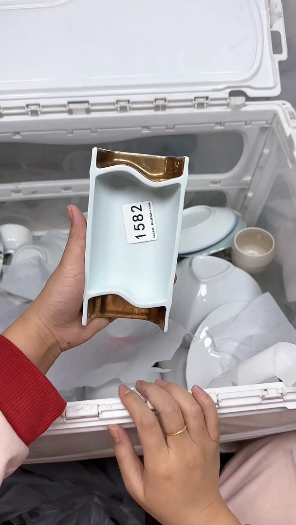 【闪购商品】1582回流瓷器默认微瑕，18.8包邮