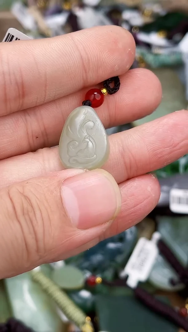 颈饰未镶嵌和田玉1