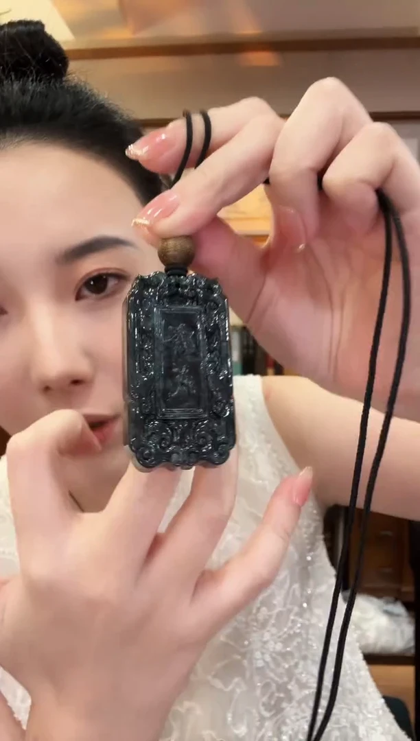 翡翠未镶嵌颈饰国风