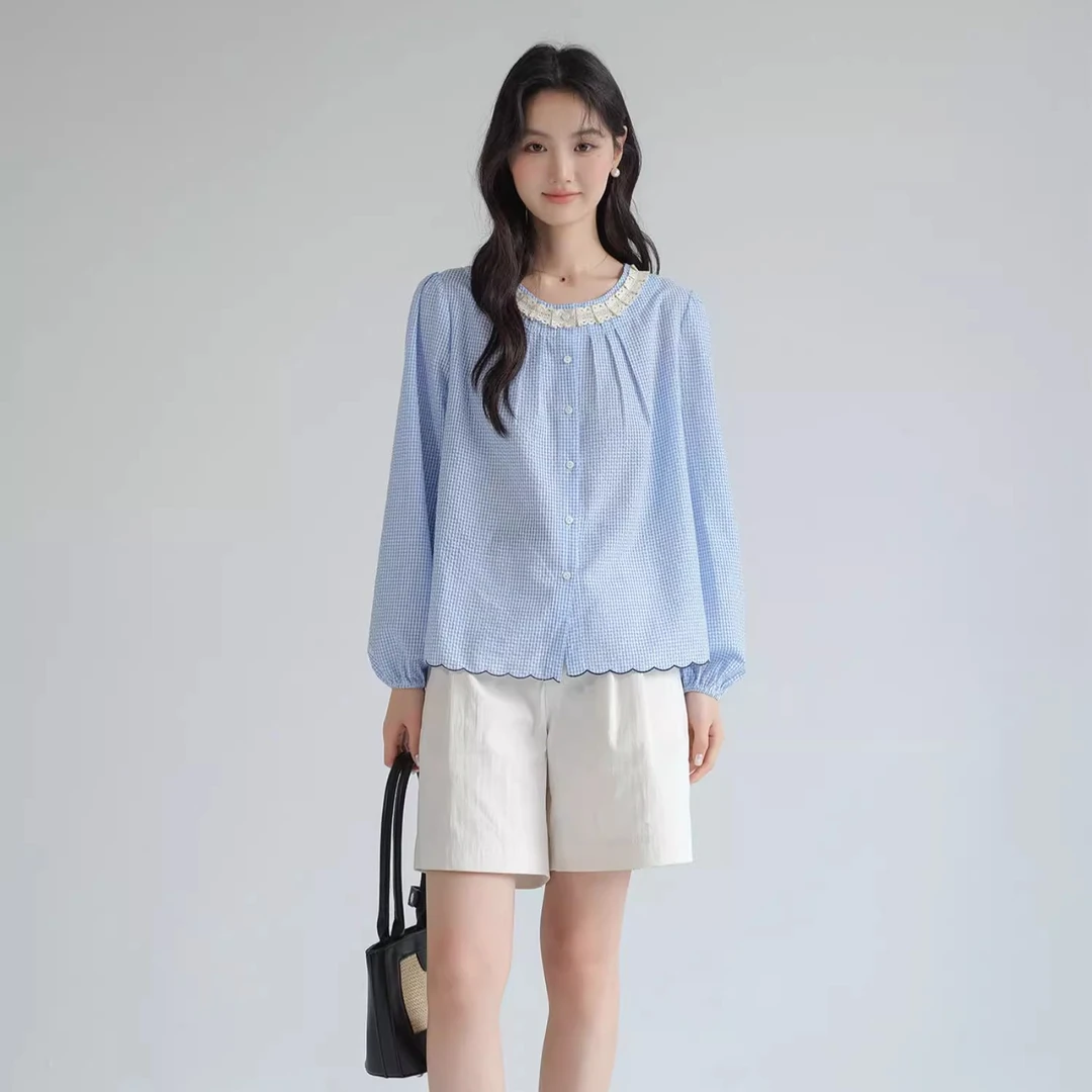Lrosey/蓝若水大码女装蕾丝圆领格子衬衫2025春遮肚上衣86699