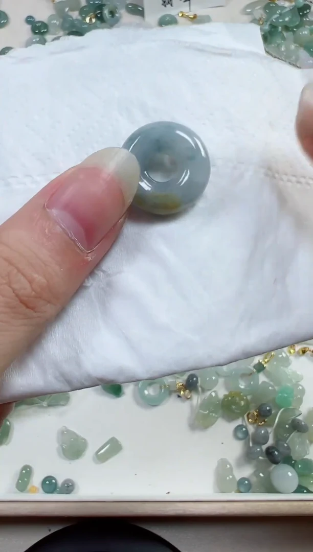 翡翠裸石205号，翡翠A货