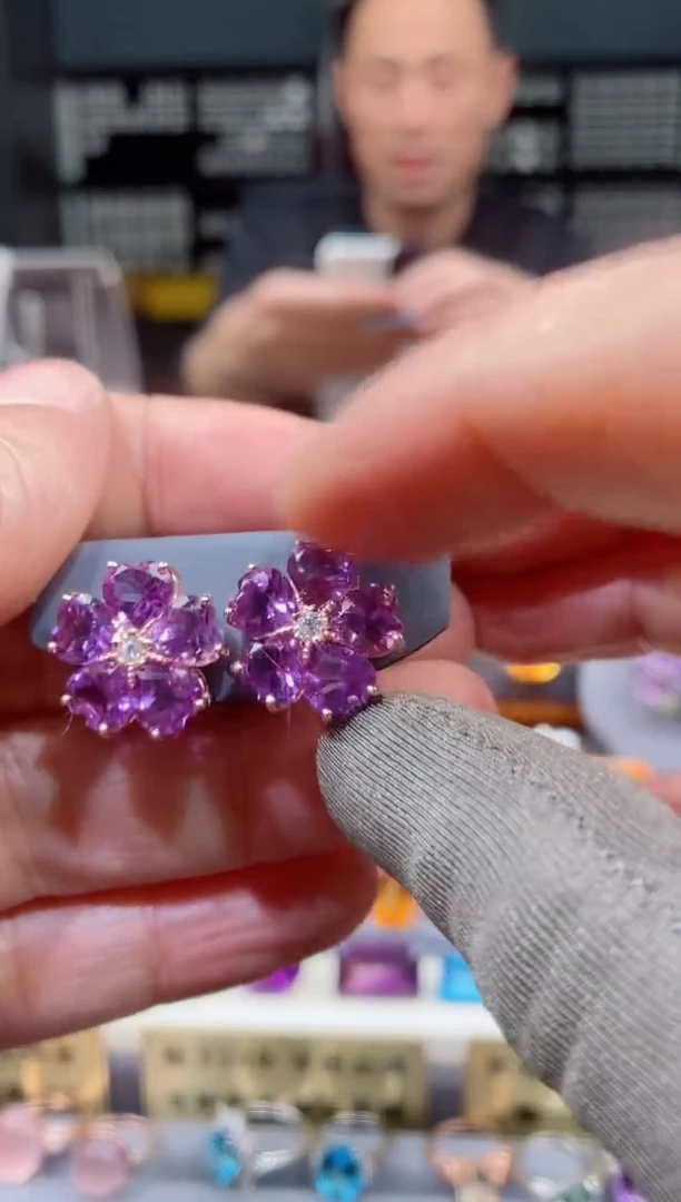 【闪购商品】紫晶耳钉银S925镶嵌紫晶耳钉