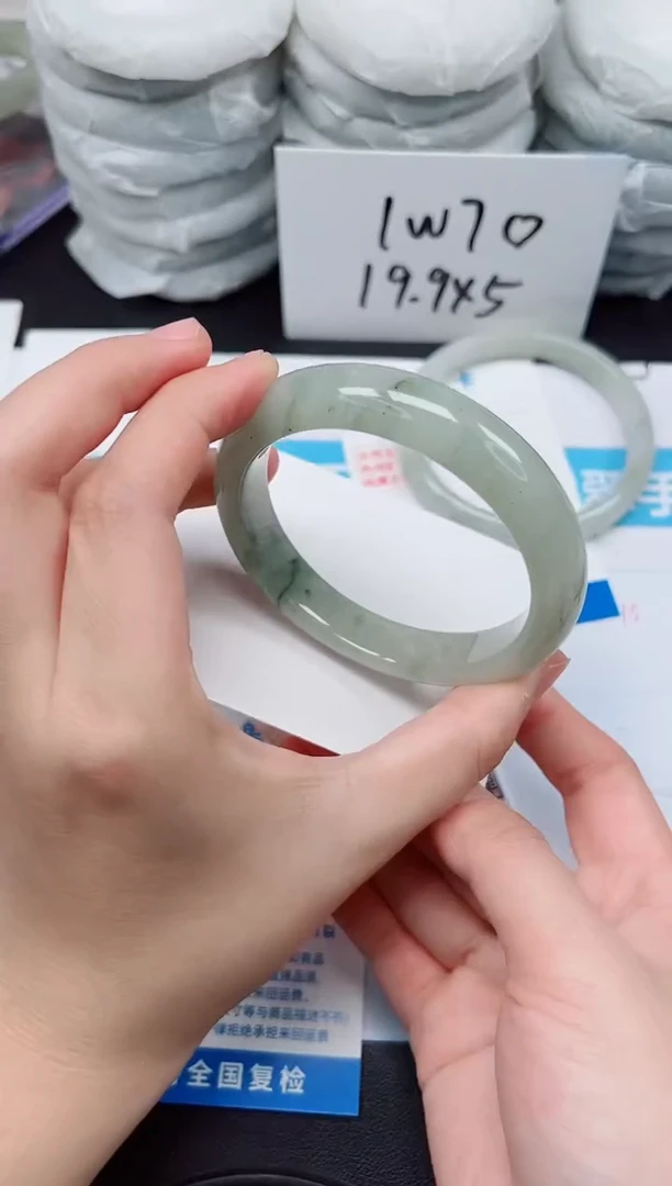 【闪购商品】石英质玉手镯未镶嵌G141-60.3