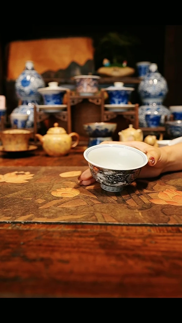 【闪购商品】瓷小压手杯