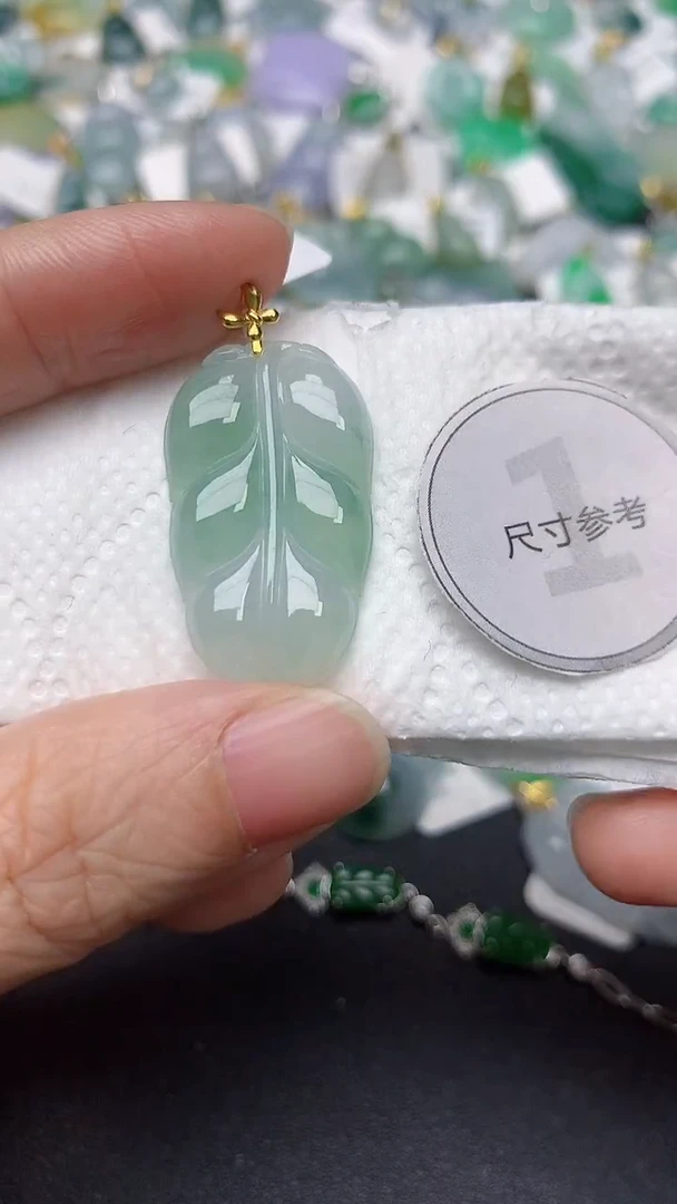 颈饰18K金镶嵌翡翠天然缅甸A货翡翠