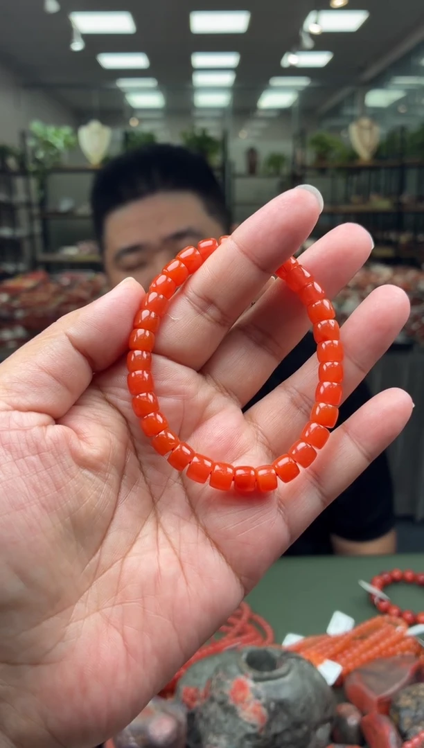 未镶嵌手串南红玛瑙单圈手串一条约7mm多样性发货